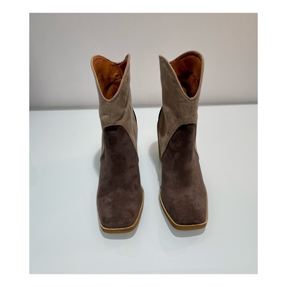 Ava Color Block Tri-Tone Bootie - Picture 5 of 13